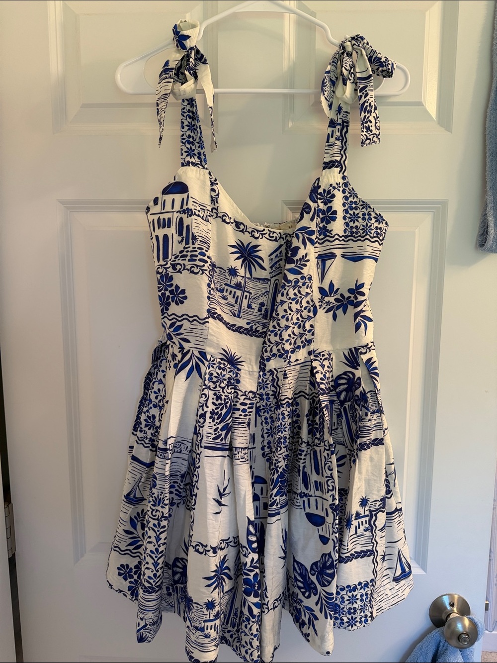 Blue & White Printed Tie-Shoulder Casual romper